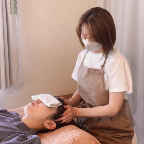 スタッフ名が入ります