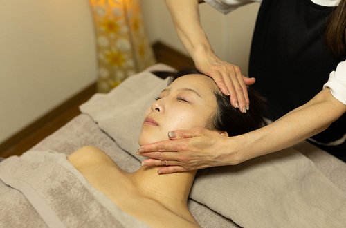 コリがしっかり取れる「オールハンドリンパケア」が好評!	