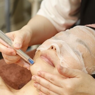 シミ・毛穴悩みに特化した結果重視フェイシャル